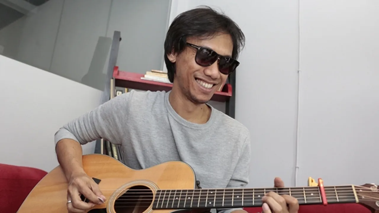 Beri Semangat di Tengah Pandemi, Eross Candra Mengaransemen Ulang Lagu 'Melompat Lebih Tinggi' Sheila On 7 Beri Semangat di Tengah Pandemi, Eross Candra Mengaransemen Ulang Lagu 'Melompat Lebih Tinggi' Sheila On 7
