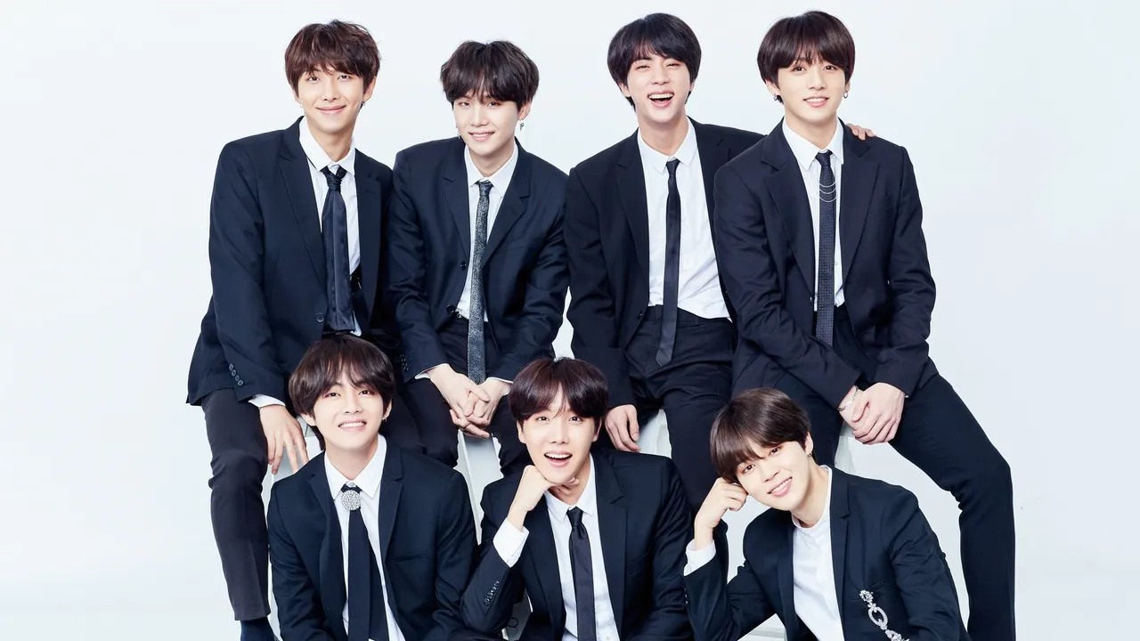 Berjuang dari Nol, BTS Ngelap Cermin Ruang Latihan Pakai Koran Saat Masih Trainee Berjuang dari Nol, BTS Ngelap Cermin Ruang Latihan Pakai Koran Saat Masih Trainee