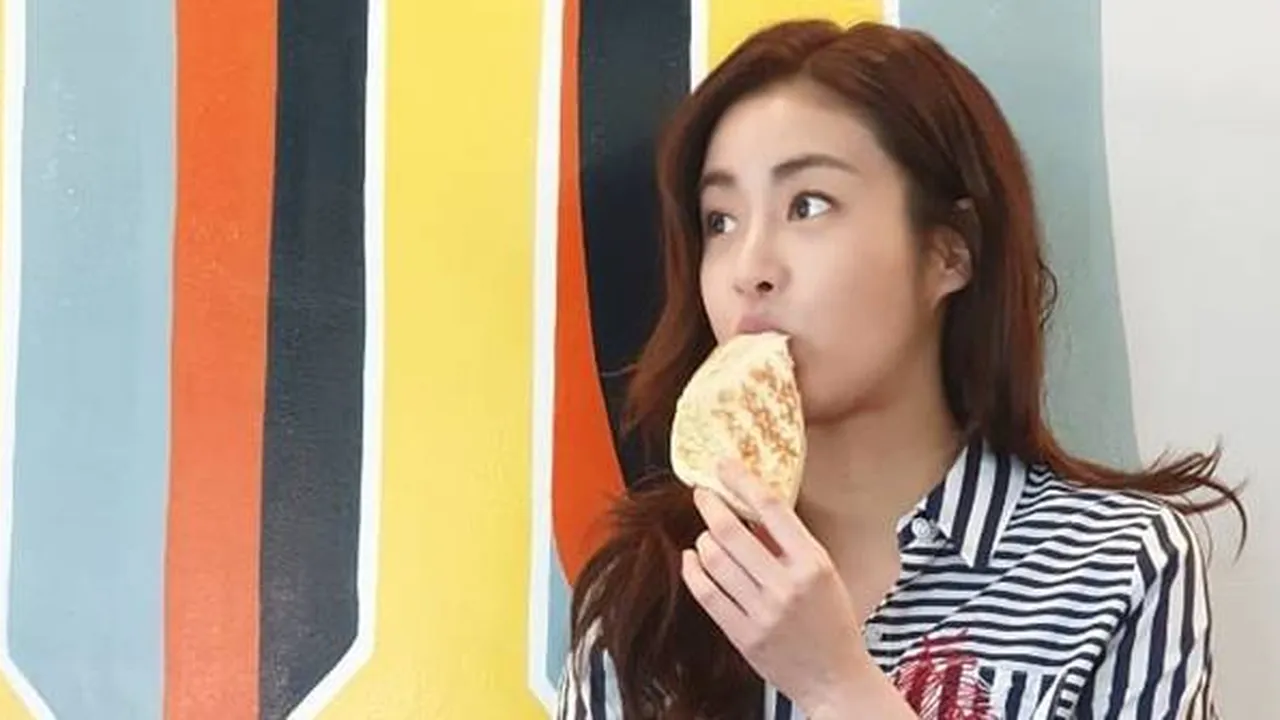 Berkunjung ke Indonesia, Kang Sora Suka Makan Rendang