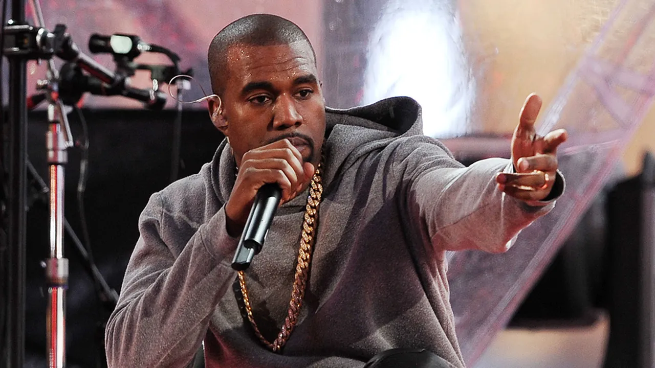 Berpose Ala Jesus, Salah Satu Alasan Kanye West Dibenci Dunia