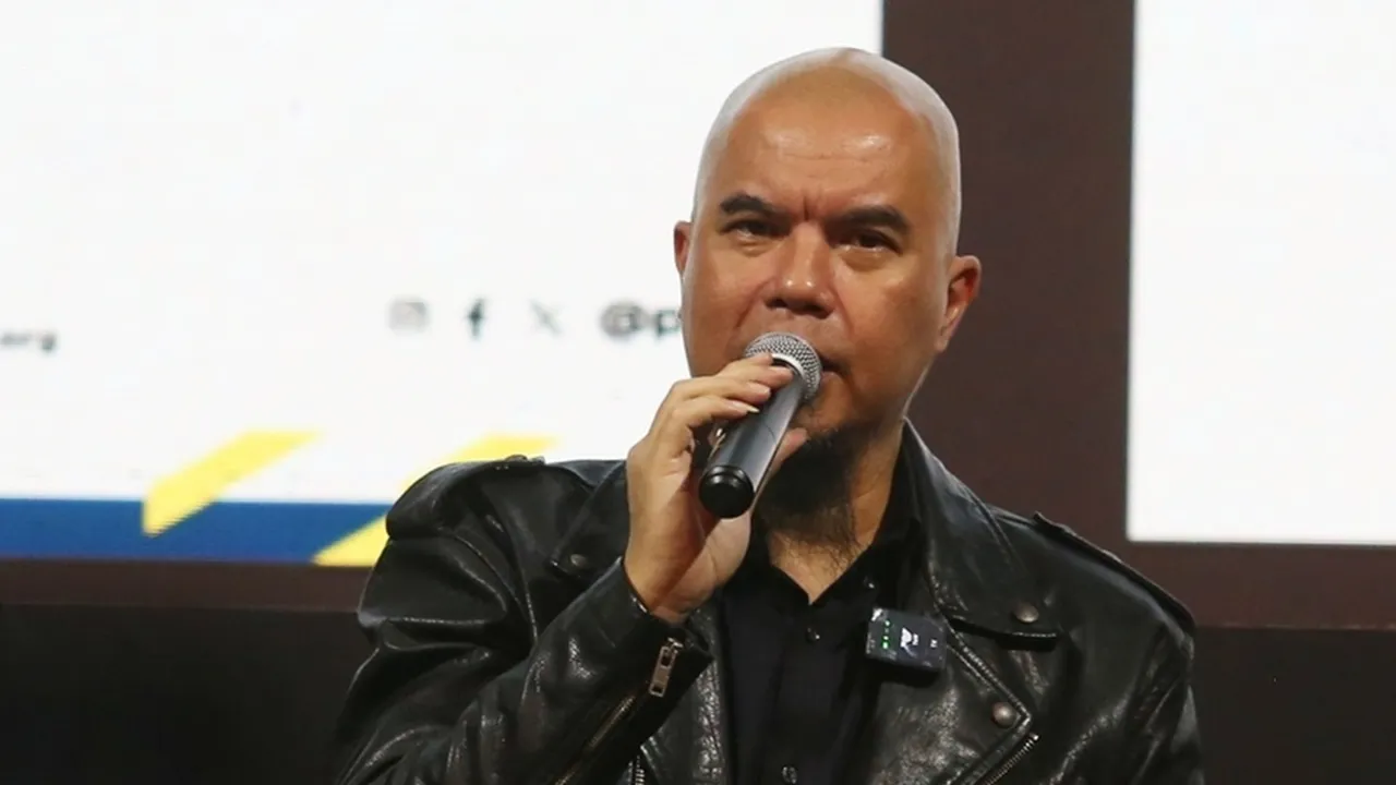 Bersama AKSI, Ahmad Dhani Tanggapi Pernyataan Agnez Mo soal Unsur Keserakahan dalam Kasus Hak Cipta Bersama AKSI, Ahmad Dhani Tanggapi Pernyataan Agnez Mo soal Unsur Keserakahan dalam Kasus Hak Cipta