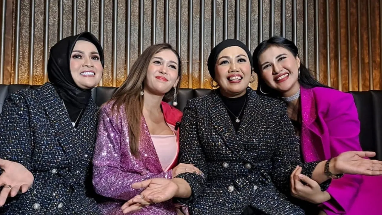 Bersama Elly Sugigi, Neng Dessy Bentuk Grup Vokal 4 Bunga Merilis Single Perdana Bronis