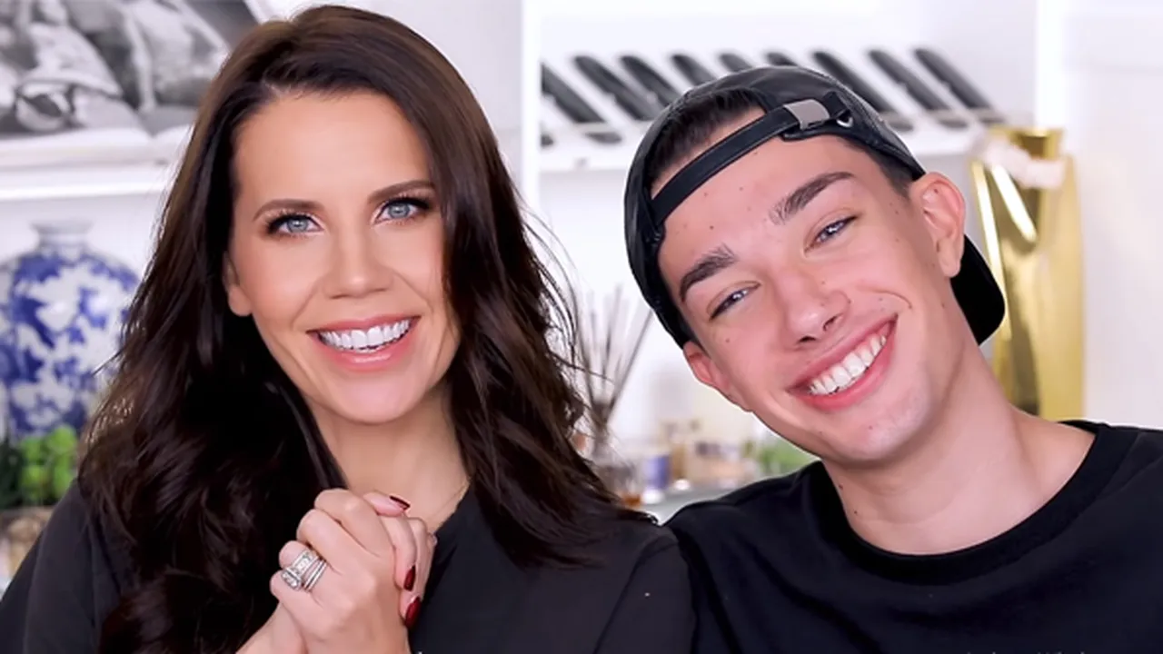 Berseteru dengan Tati, YouTuber James Charles Kehilangan 2,5 Juta Subscribers