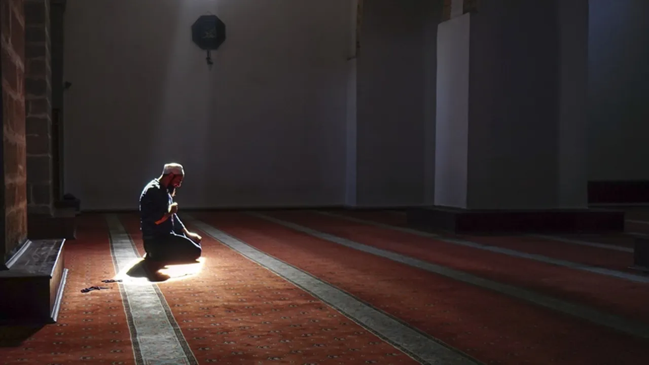 Bersiap Meraih Kemuliaan Lailatul Qadar di Akhir Ramadan dengan Ibadah Satu Ini