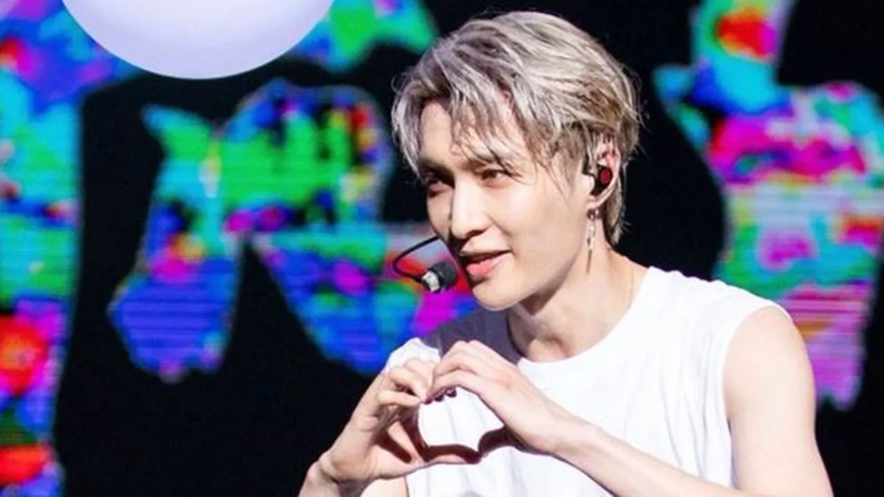 Bersuara Indah, Fans Indonesia Ini Dinotice Lay EXO