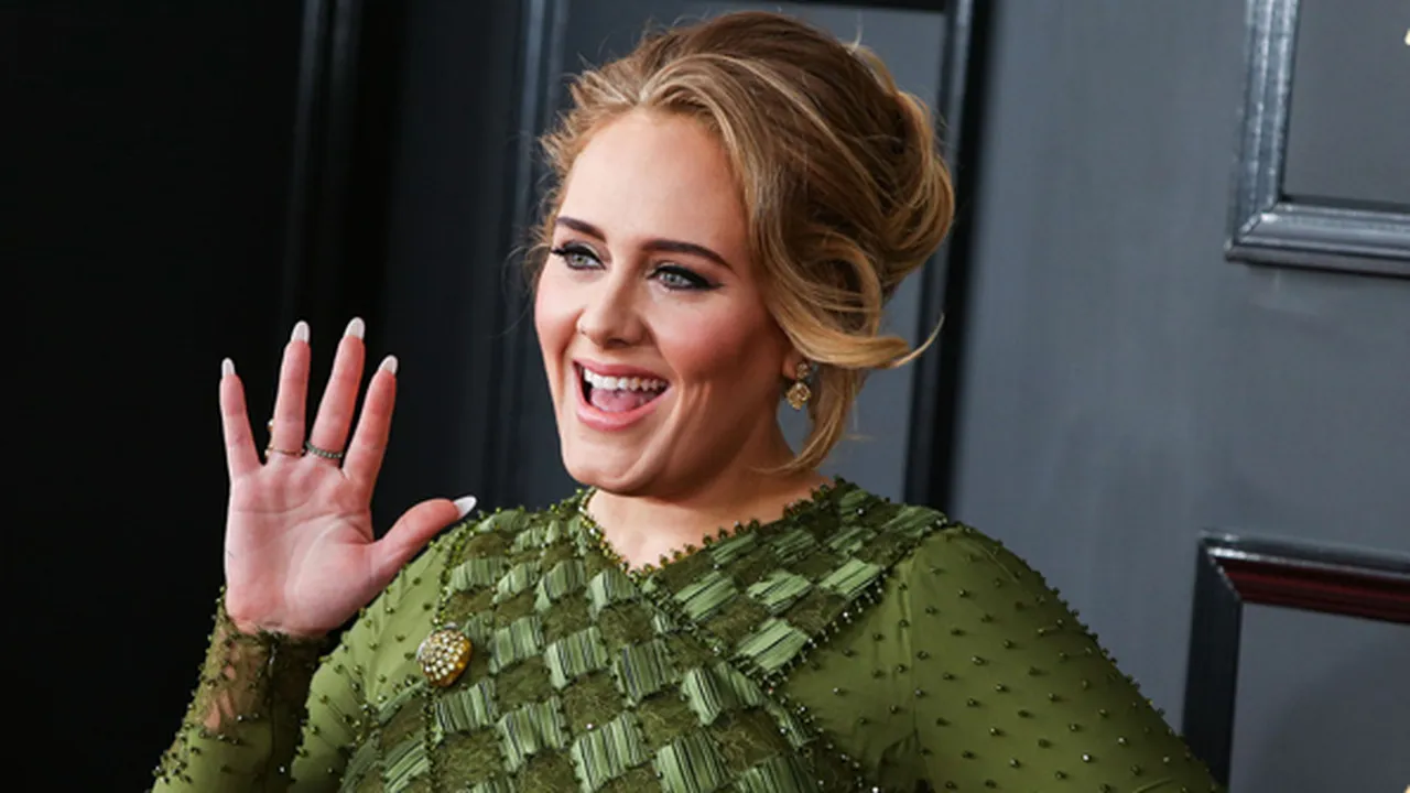 Bertahun-Tahun Hiatus, Adele Tertangkap Kamera Berubah Makin Langsing Saat Liburan Eksotis Bertahun-Tahun Hiatus, Adele Tertangkap Kamera Berubah Makin Langsing Saat Liburan Eksotis