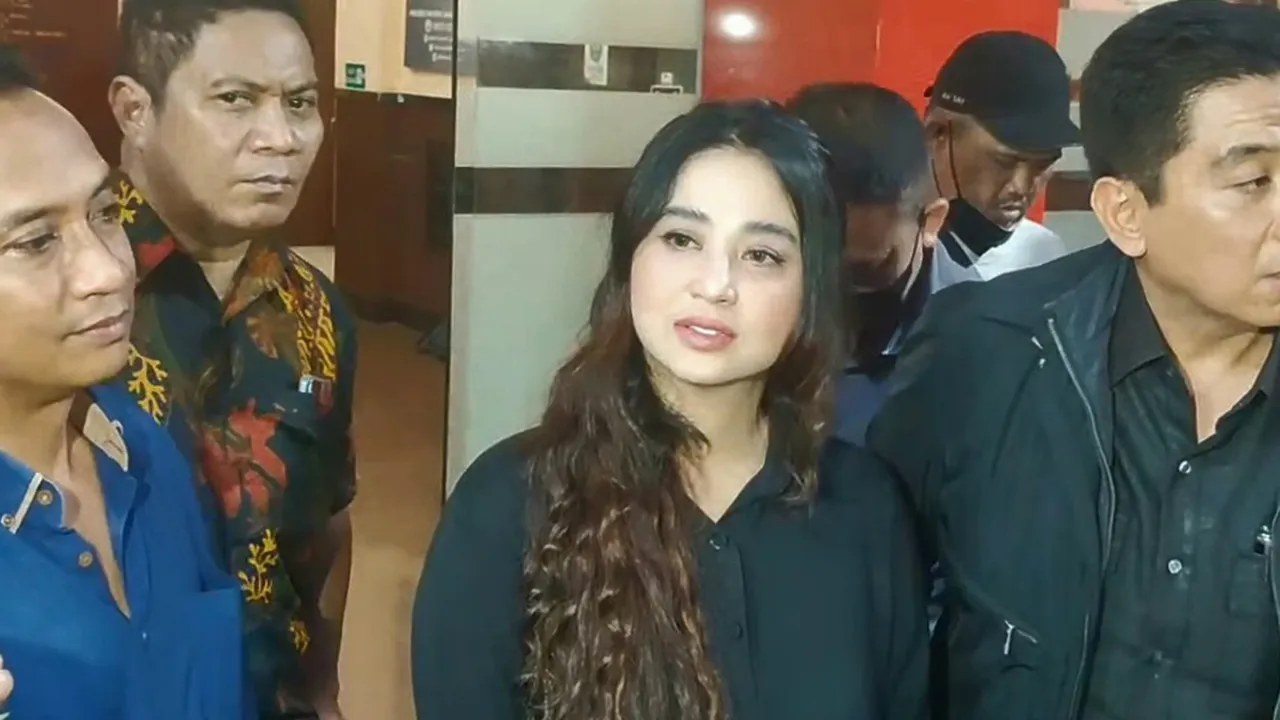 Bertemu Dengan Haters, Kakak Dewi Perssik Sempat Tersulut Emosi - Anggap Kurang Serius Meminta Maaf