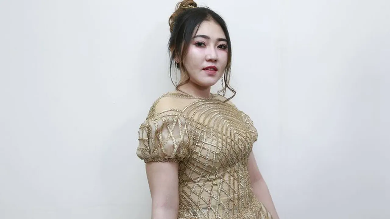Berubah Menjadi Anak Kecil, Wajah Imut Via Vallen Bikin Gemes