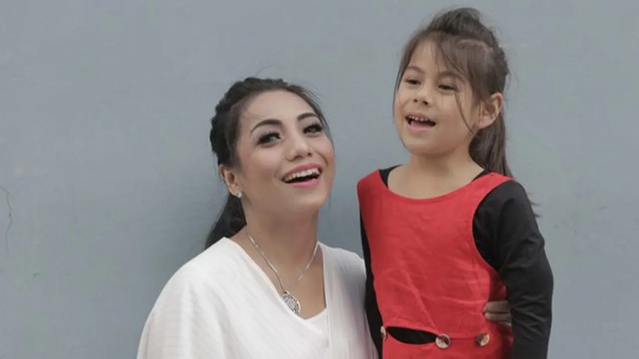 Besar di Turki, Elif Kayla Anak Siti Perk Bangga Bisa Kenalkan Budaya Indonesia