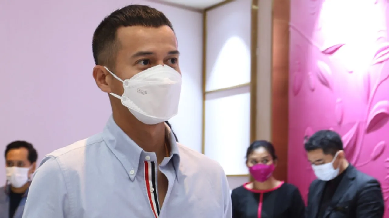 Biasanya Beli Perhiasan di Tokyo, Herjunot Ali Rilis Koleksi Berlian