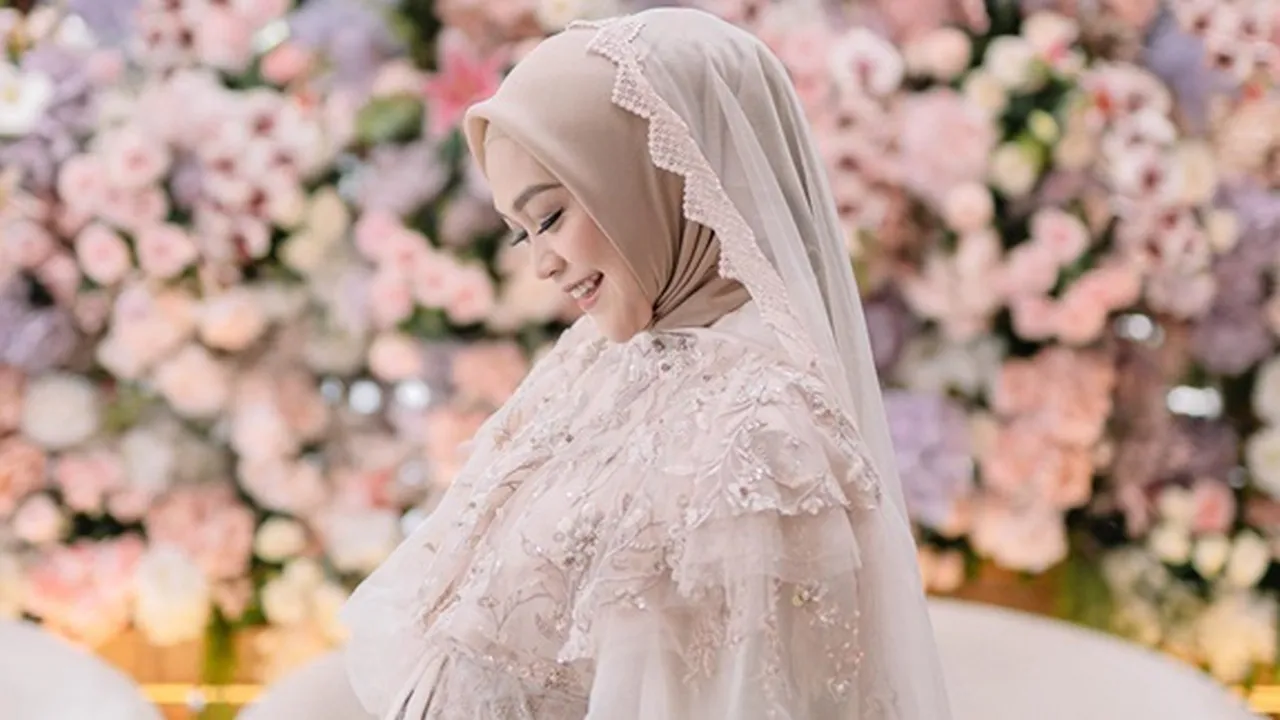 Bikin Netizen Khawatir, Ria Ricis Ungkap Alasan Lakukan Gerakan Split Saat Hamil Besar Bikin Netizen Khawatir, Ria Ricis Ungkap Alasan Lakukan Gerakan Split Saat Hamil Besar