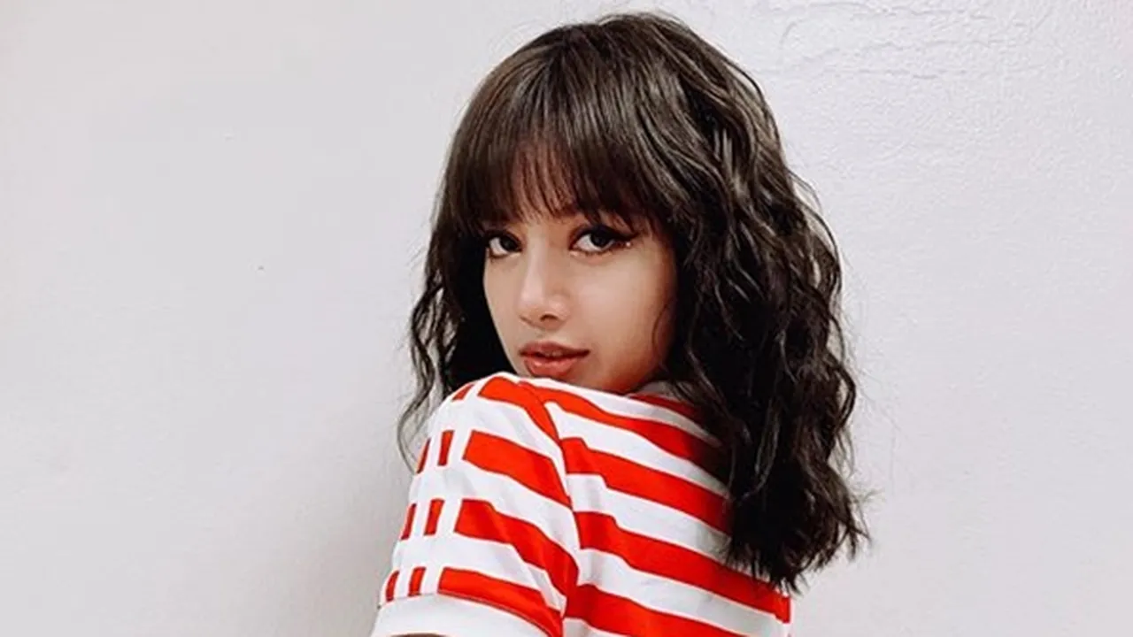 Bintangi Iklan Mobile Game, Lisa BLACKPINK Pamer Pesona Manis Rasa Pacar!