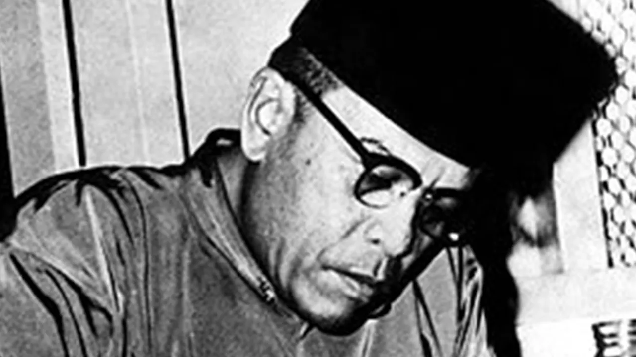 Biografi Buya Hamka Singkat dan Lengkap, dari Lahir - Jadi Pahlawan Nasional