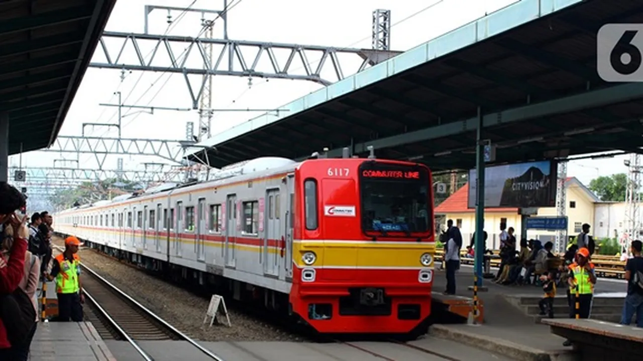 Bisa Diterapkan, Ini 5 Tips Nyaman Saat Naik KRL di Tengah Tatanan New Normal Corona Covid-19