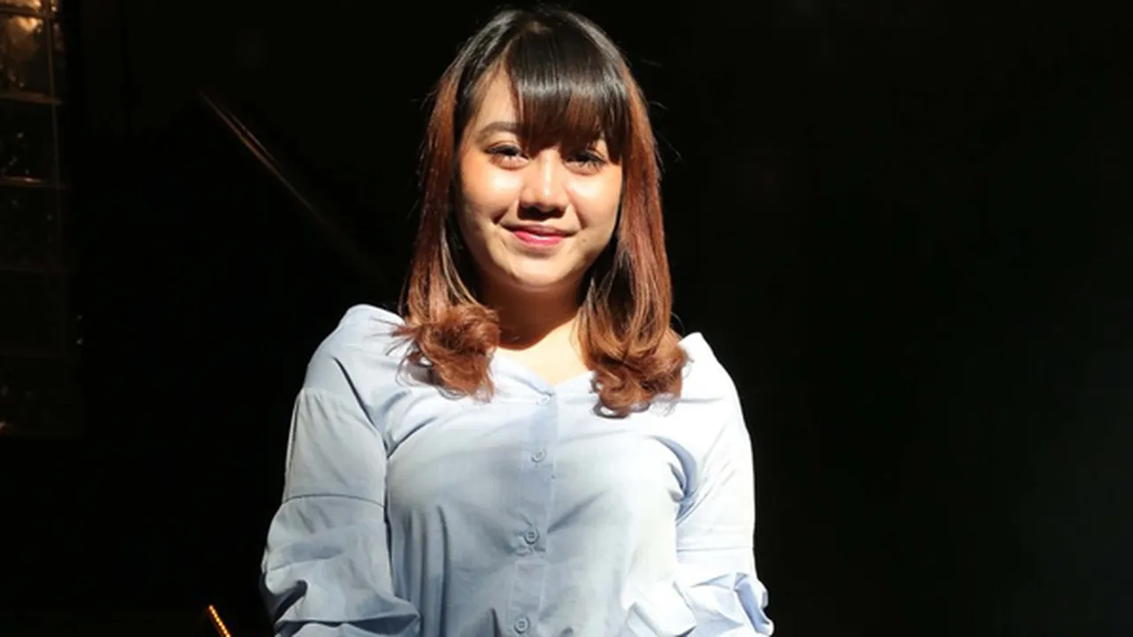 Bisa Kolaborasi Bareng Ari Lasso, Ghea Indrawari Merasa Bangga