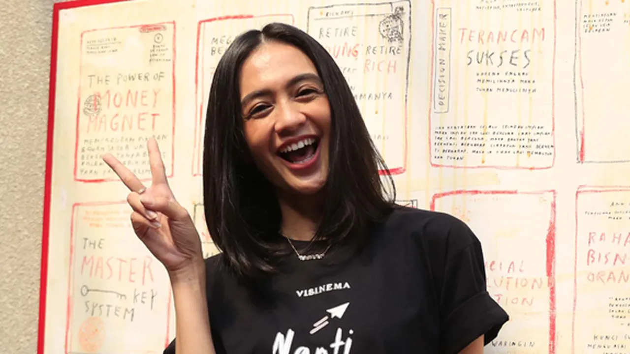 Bisa Peluk Rio Dewanto, Agla Artalidia: Alhamdulillah Langsung Sayang Bisa Peluk Rio Dewanto, Agla Artalidia: Alhamdulillah Langsung Sayang