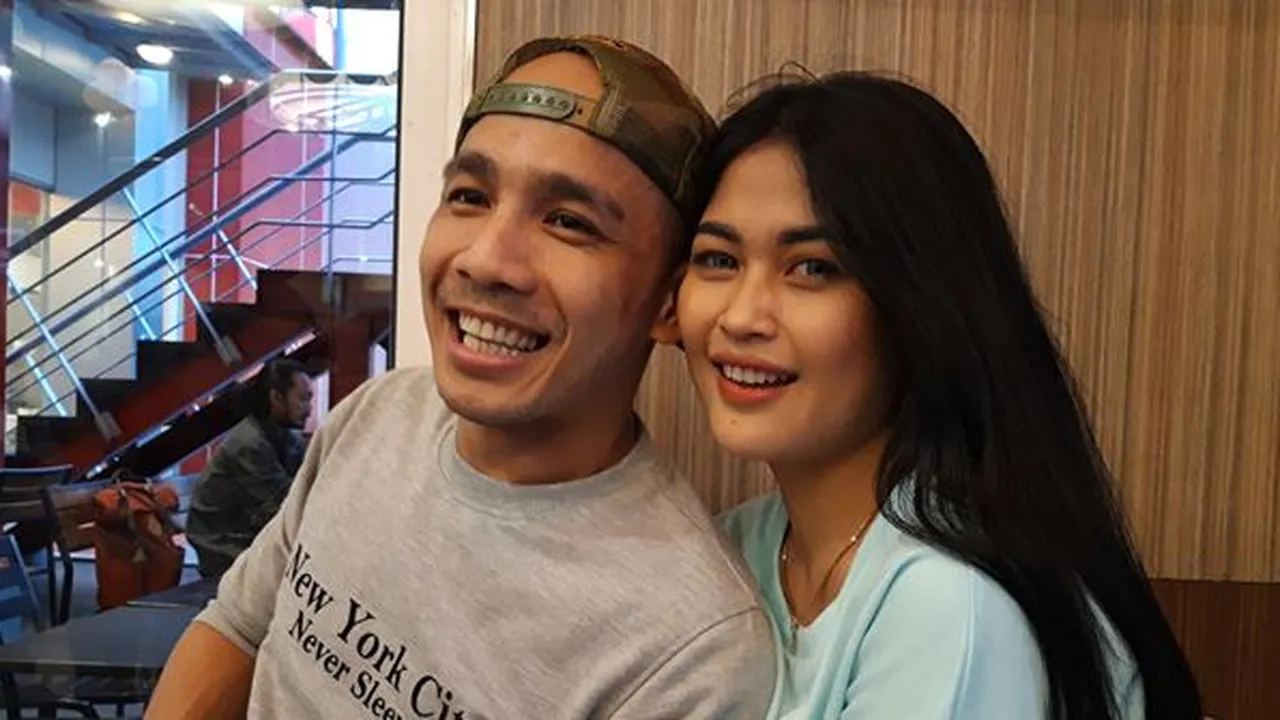 Blak-Blakan Pindah Keyakinan, Ovi Sovianti Ungkap Keluarga Masih Kecewa Blak-Blakan Pindah Keyakinan, Ovi Sovianti Ungkap Keluarga Masih Kecewa