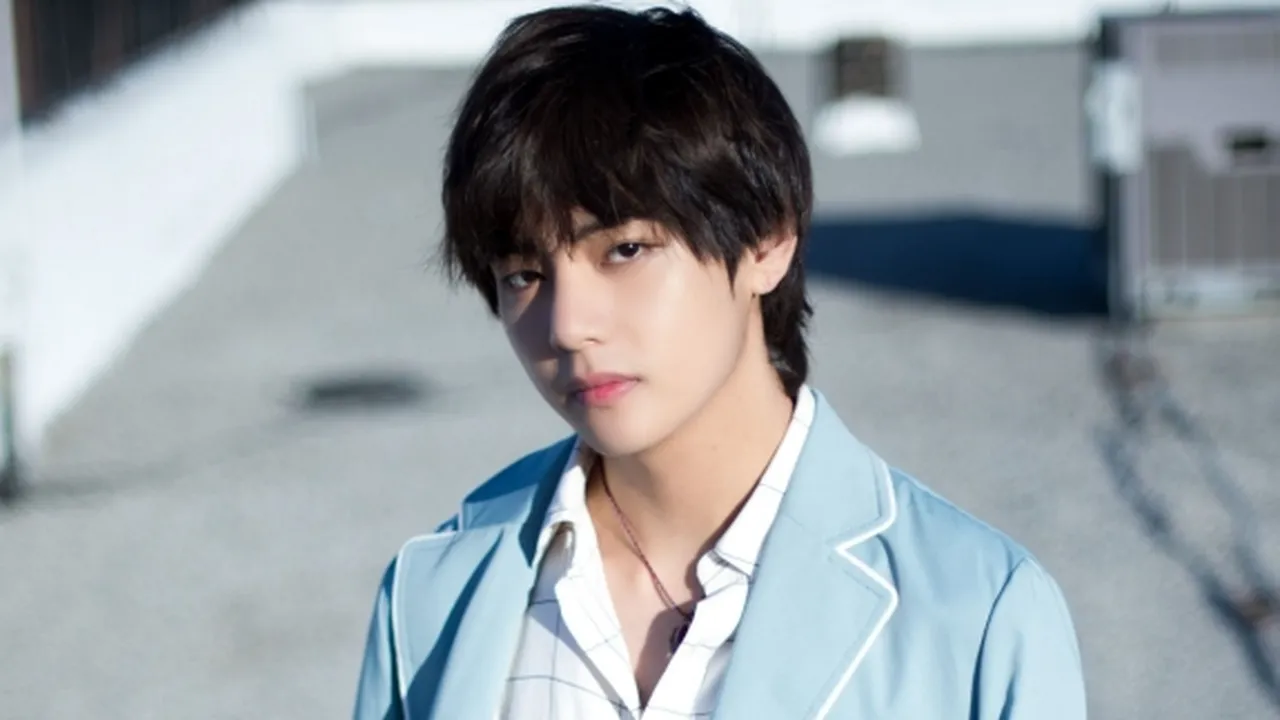 Blasteran Korea-Surga, V BTS Sabet Gelar Pria Paling Ganteng di Dunia Tahun 2020