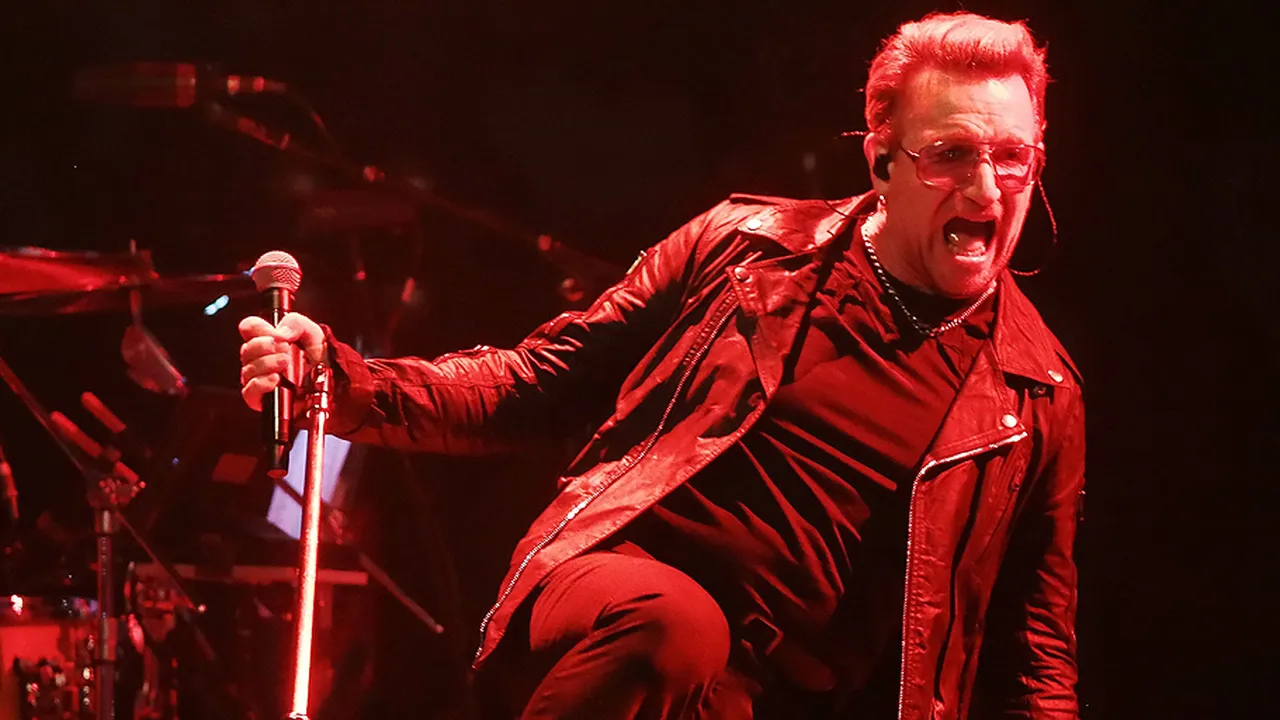 Bono U2 Siap Lanjutkan Sisa Tour Setelah Suaranya Sempat Hilang