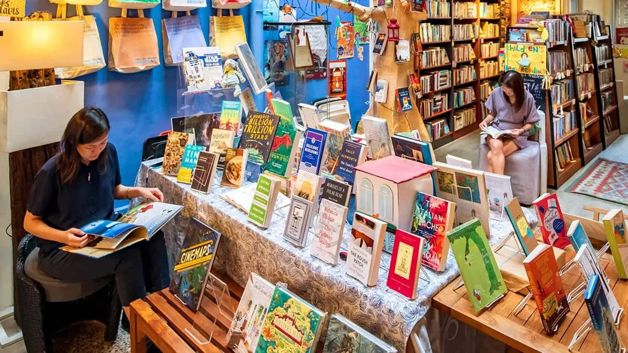 Bookworm Heaven! Littered With Books, Hidden Gem Buat Chill di Singapura