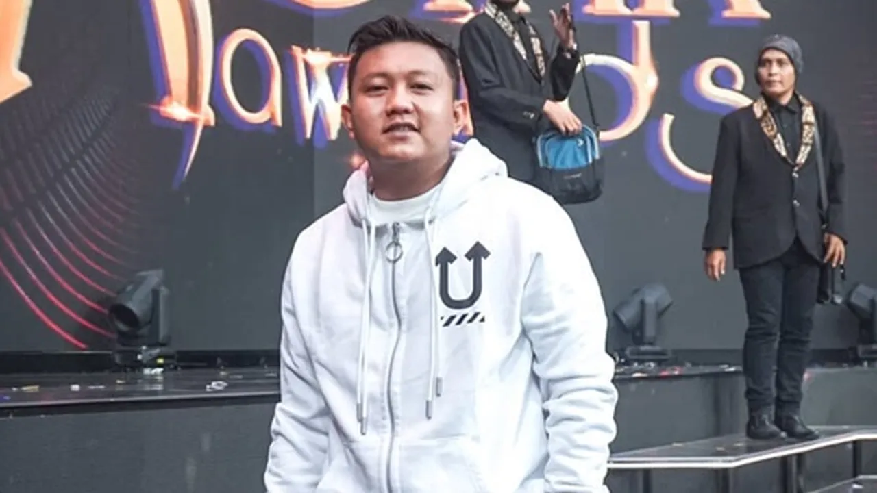 Borong Piala di Ajang Penghargaan Ambyar Awards 2020, Denny Caknan: Rasanya Wah Gitu