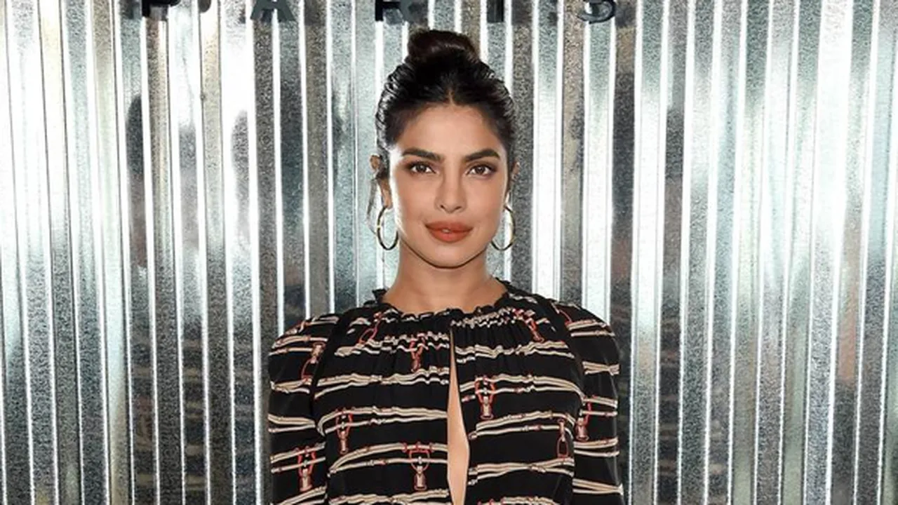 Bridal Shower, Priyanka Chopra Joged Riang Bareng Ibu dan Calon Mertua Bridal Shower, Priyanka Chopra Joged Riang Bareng Ibu dan Calon Mertua