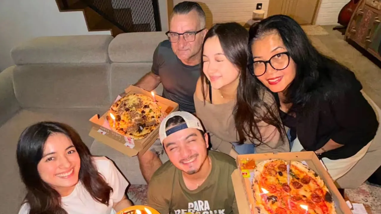 Bryan Domani Ulang Tahun ke-26, Rayakan Bareng Mawar de Jongh dan Keluarga