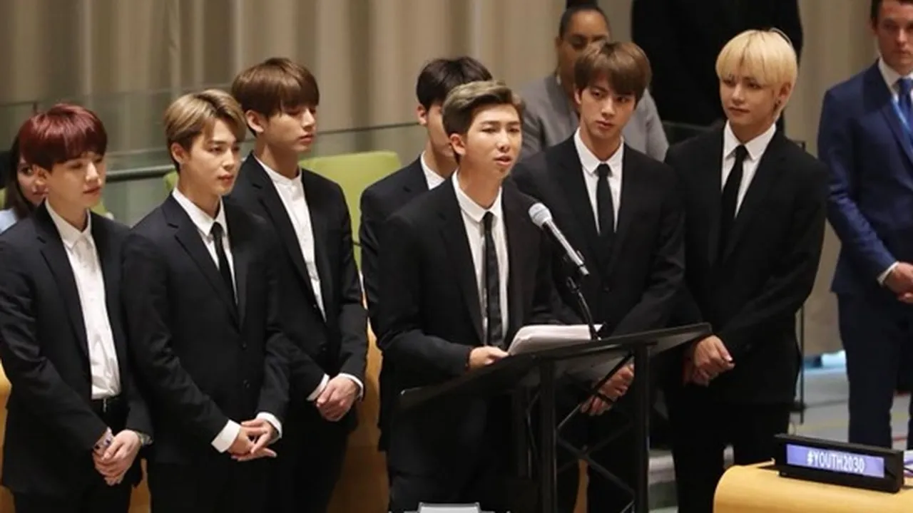 BTS Dapat Hadiah Jam Tangan Spesial Dari Istri Presiden Korea Selatan