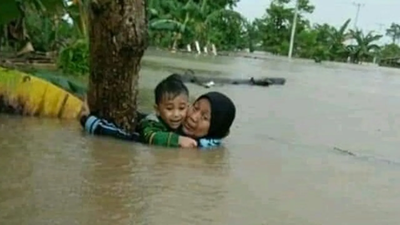 Bukan Karena 3 jam Terjebak Banjir, Nenek di Gowa Meninggal Karena Serangan Jantung Bukan Karena 3 jam Terjebak Banjir, Nenek di Gowa Meninggal Karena Serangan Jantung