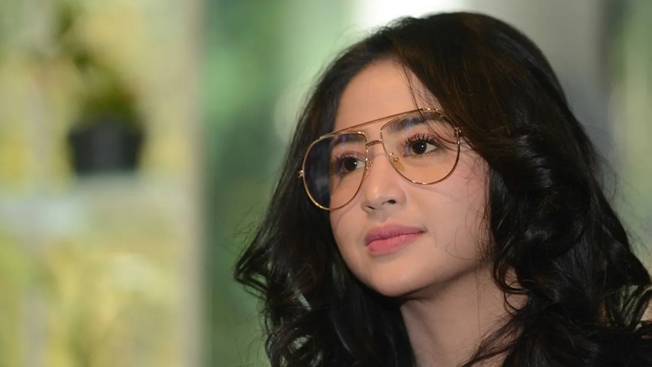 Bukan Karena Takut, Dewi Perssik Beberkan Alasan Cabut Gugatan ke Rosa Meldianti