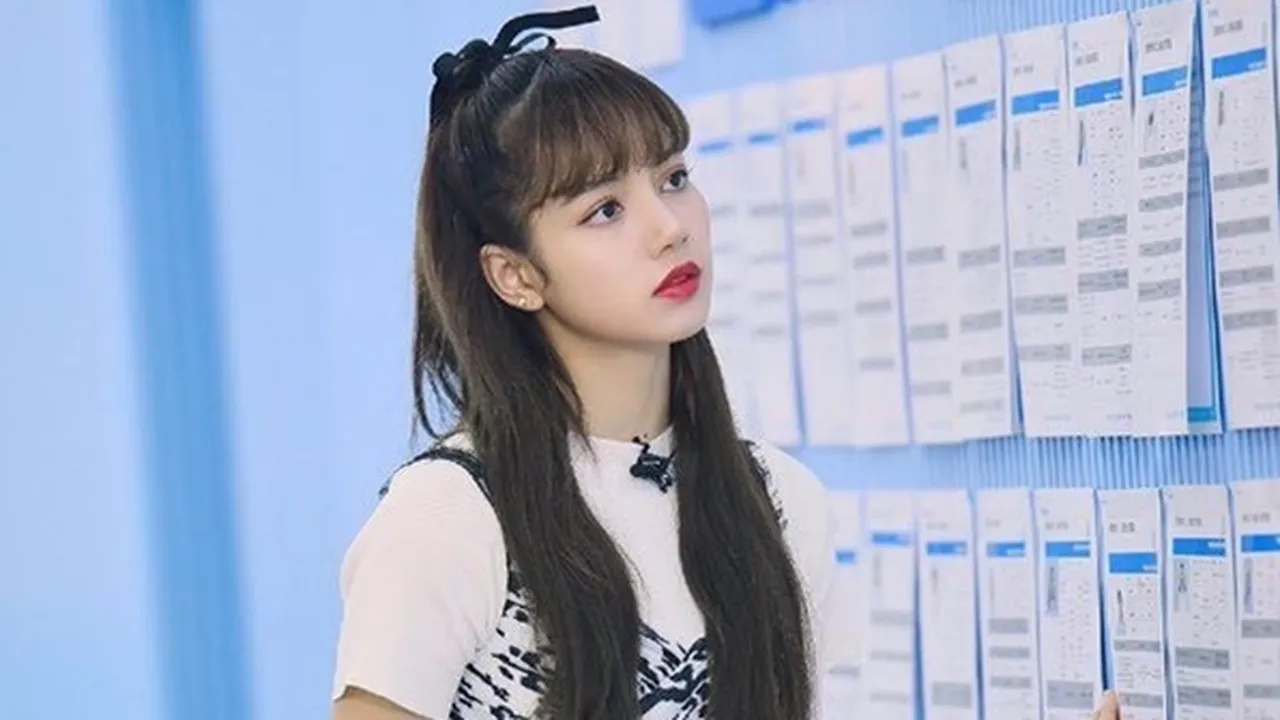 Bukan Visual, Lisa BLACKPINK Ungkap Aspek Penting yang Harus Dimiliki Center Grup Idol