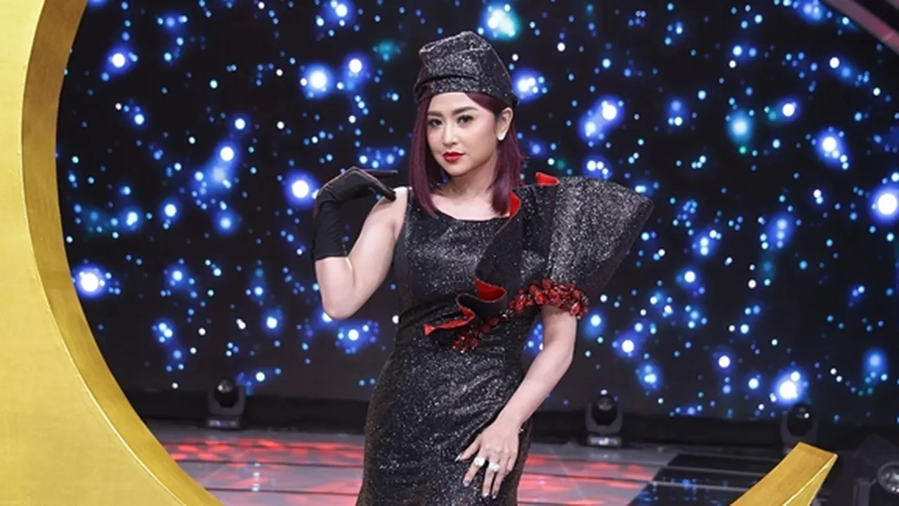 Bukti Kasih Sayang, Dewi Perssik Beri Hadiah Gelang dan Cincin Berlian di Hari Ulang Tahun Sang Ibunda Bukti Kasih Sayang, Dewi Perssik Beri Hadiah Gelang dan Cincin Berlian di Hari Ulang Tahun Sang Ibunda