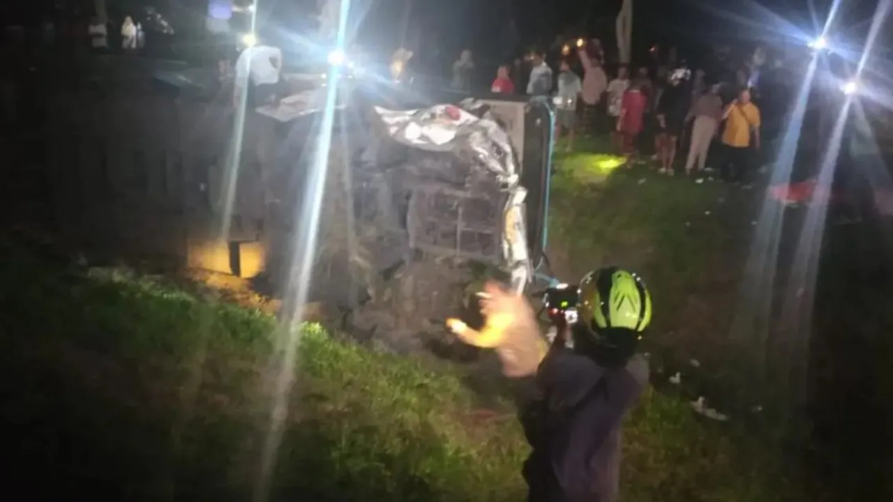 Bus Pelajar SMP Alami Kecelakaan di Tol Malang, 4 Orang Meninggal, 30 Luka-Luka