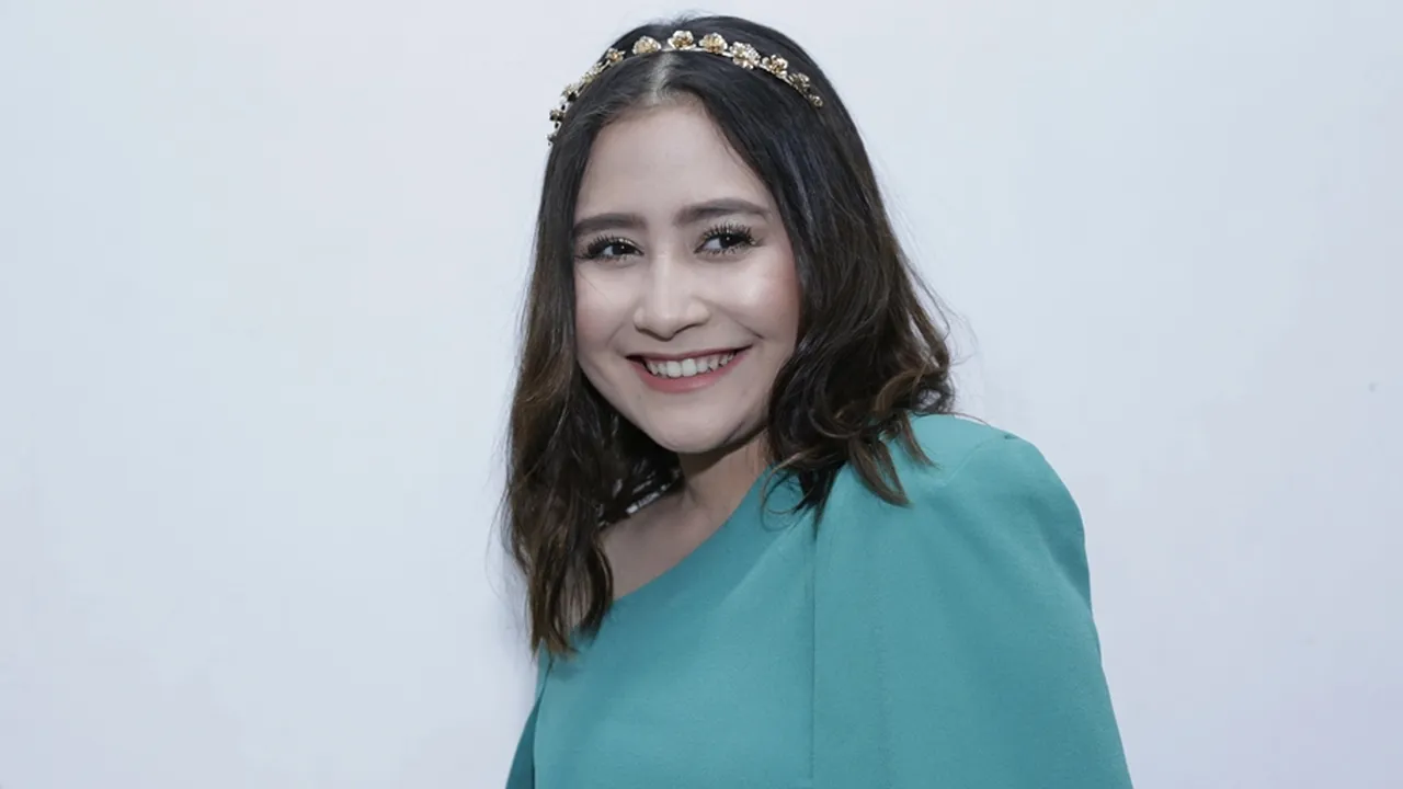 Butuh Proses Setahun, Prilly Latuconsina Ungkap Kesulitan Tulis Novel Butuh Proses Setahun, Prilly Latuconsina Ungkap Kesulitan Tulis Novel