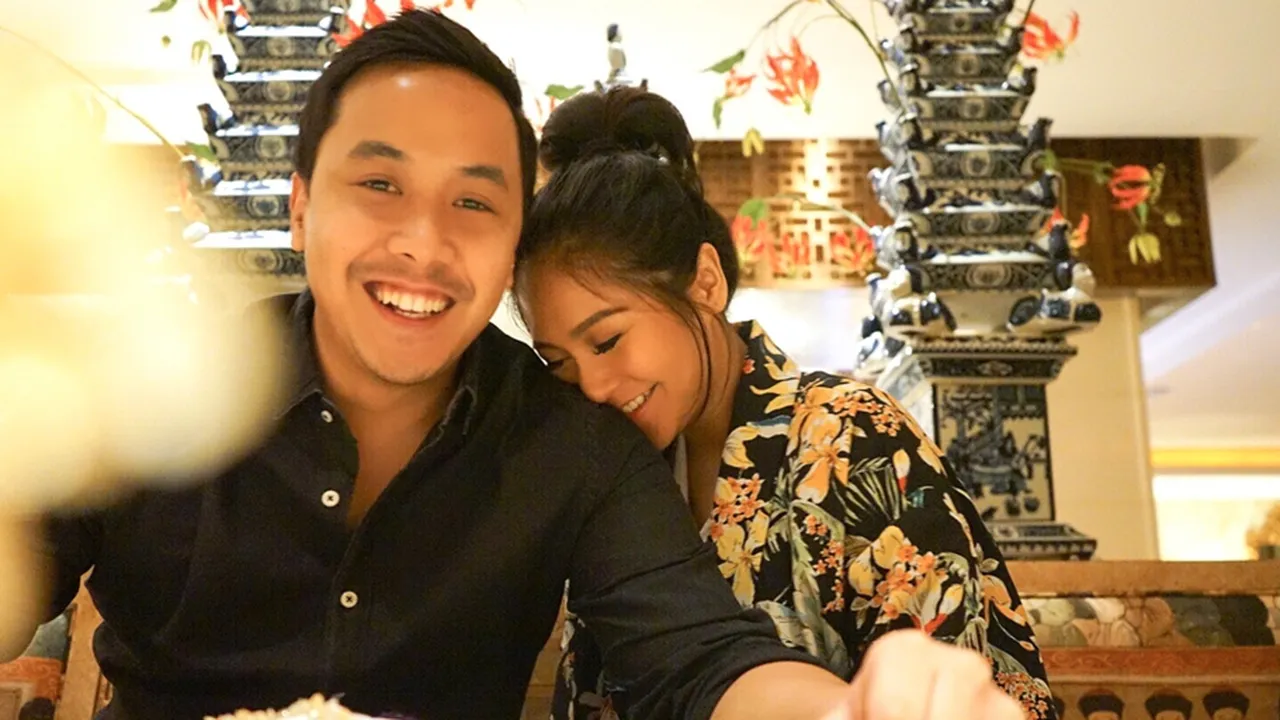 Caca Tengker Ungkap Pengorbanan Sang Suami, Dari Urus Anak - Begadang Tiap Malam Caca Tengker Ungkap Pengorbanan Sang Suami, Dari Urus Anak - Begadang Tiap Malam