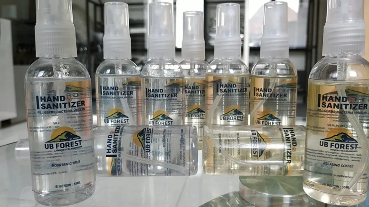 Cairan Pembersih Tangan Karya Mahasiswa Universitas Brawijaya Malang Produksi 600 Botol Per Hari