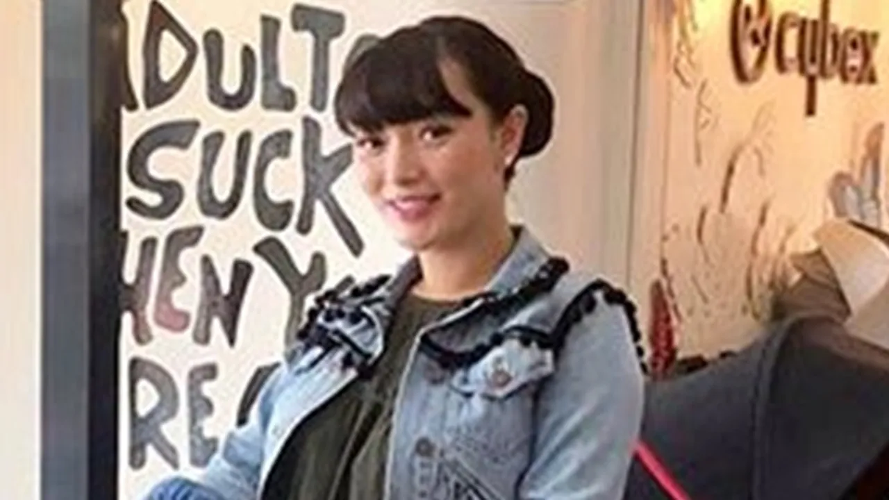 Calon Mama Cantik, Zaskia Gotik Glowing Banget Pamerkan Babybump