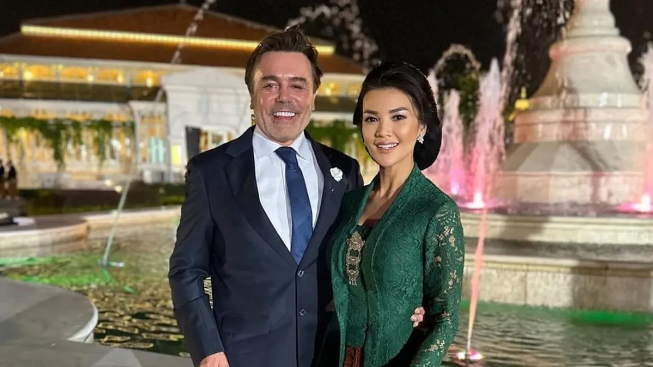 Cantik Berkebaya, Farah Quinn Rayakan Ulang Tahun Gusti Putri Astrini di Keraton Mangkunegara Solo