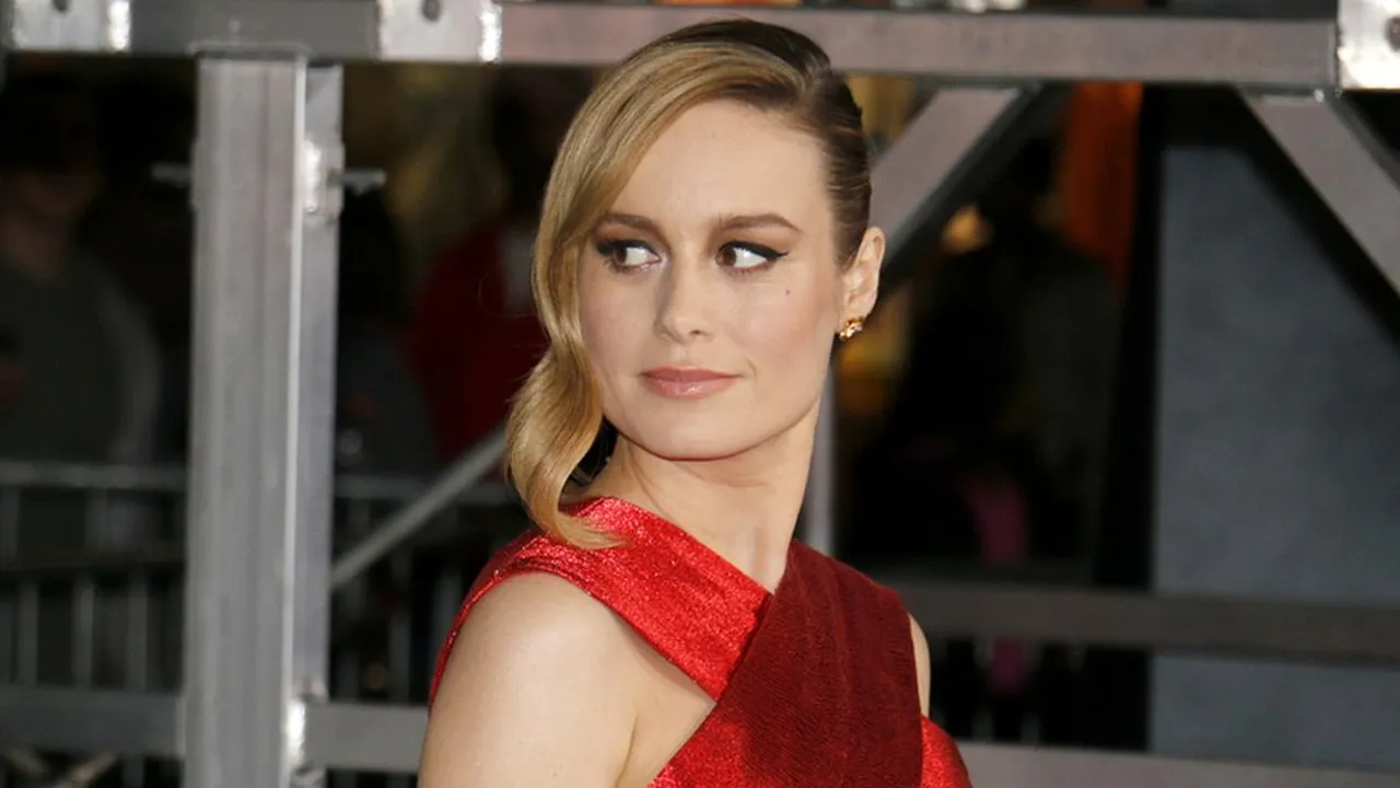 Captain Marvel Kenakan 6 Infinity Stones Saat Hadiri Premiere 'AVENGERS: ENDGAME' Captain Marvel Kenakan 6 Infinity Stones Saat Hadiri Premiere 'AVENGERS: ENDGAME'