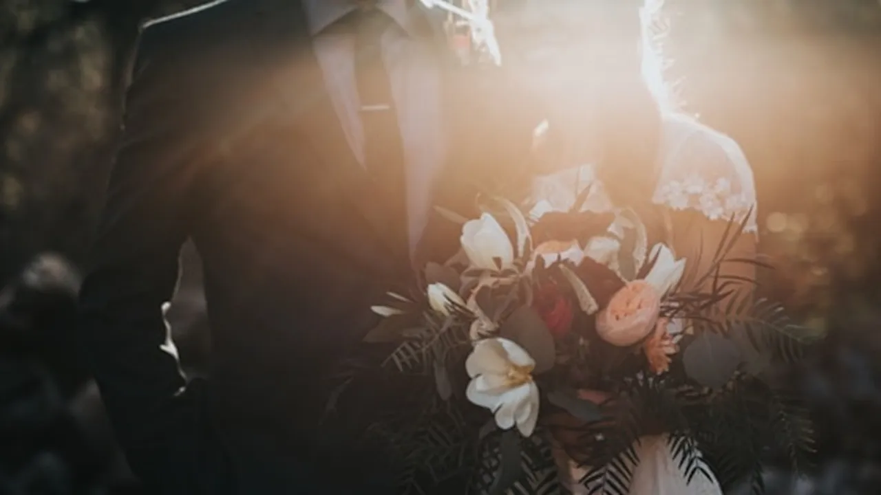 Caption Pernikahan Singkat yang Romantis dan Bermakna