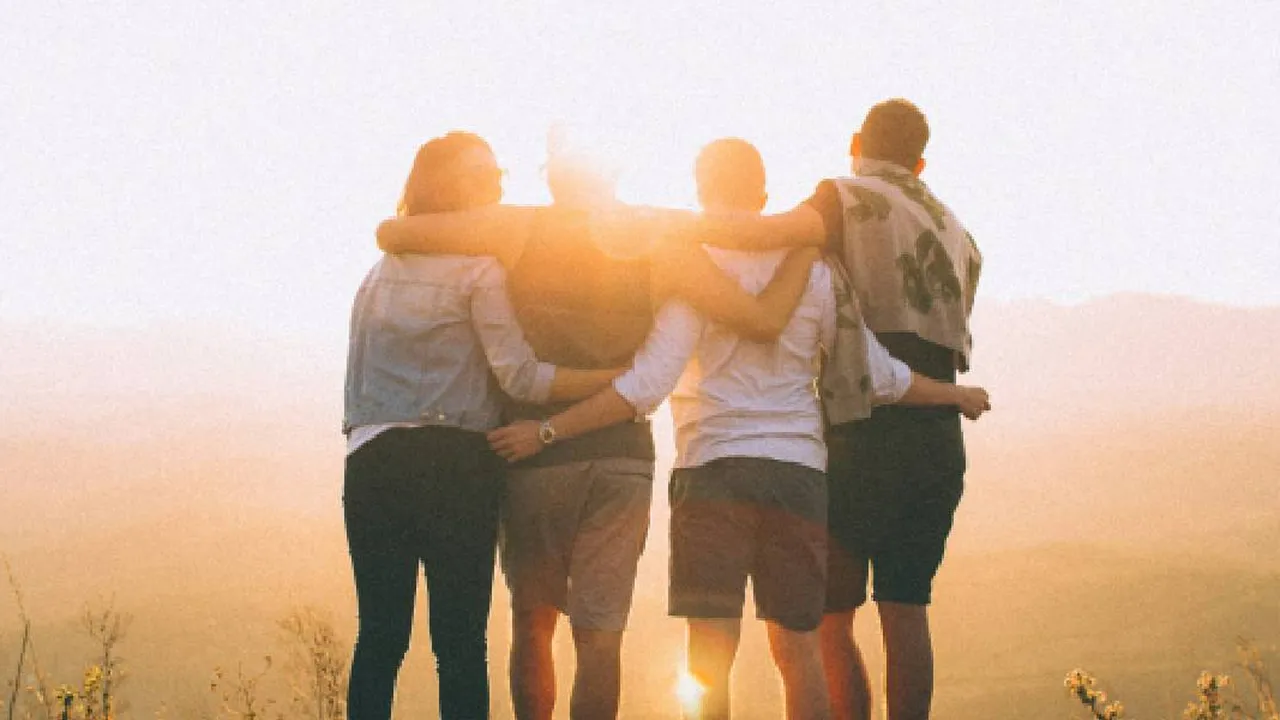 Caption Teman Singkat Lucu yang Bikin Ngakak dan Menghibur