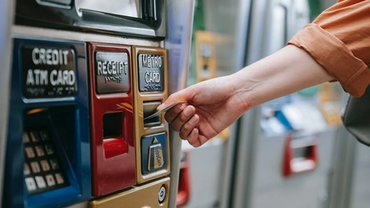 Cara Ambil Uang di ATM BCA Tanpa Kartu dengan Mudah, Simak Langkah-Langkahnya