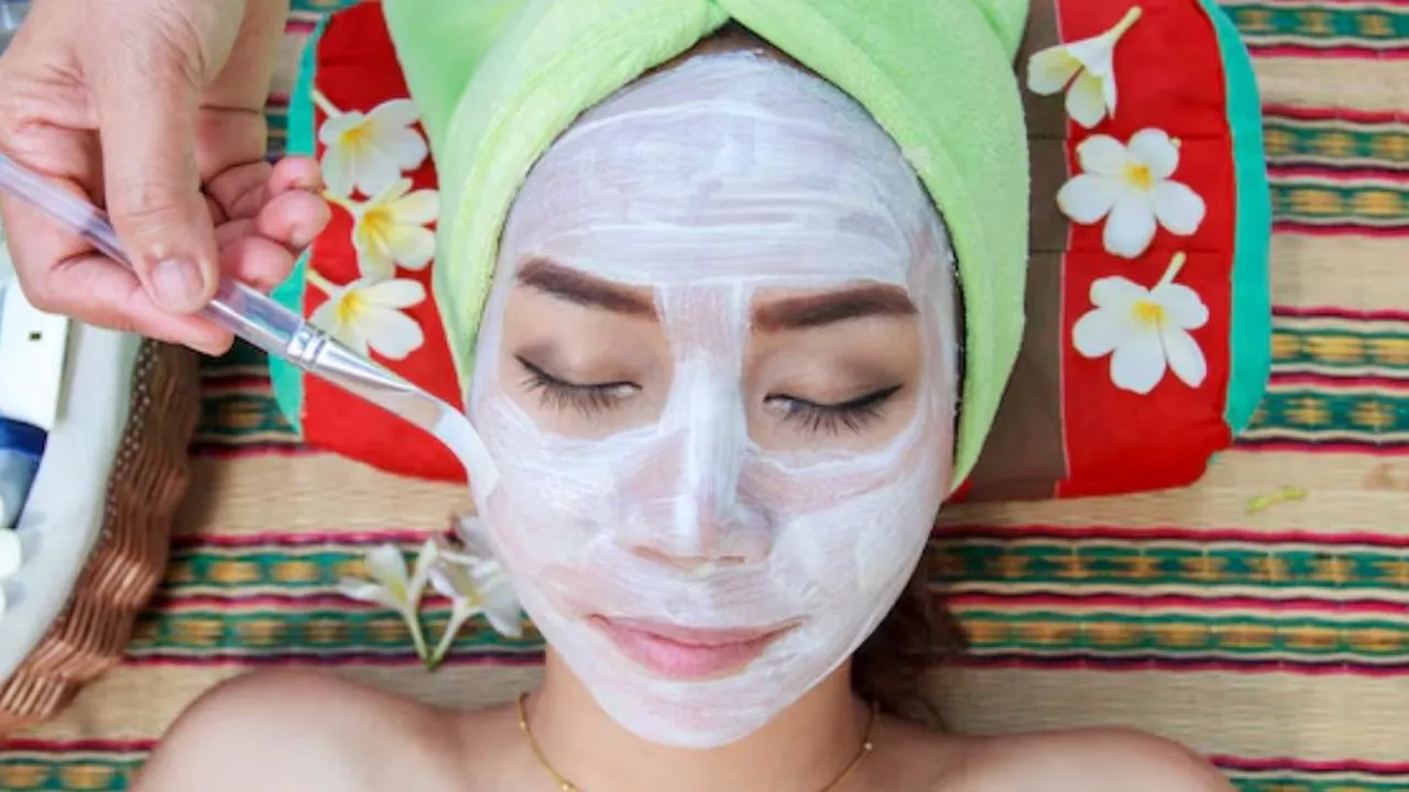 Cara Ampuh Mengatasi Wajah Berminyak, Cukup Campurkan Buah Ini dengan Masker Cendana