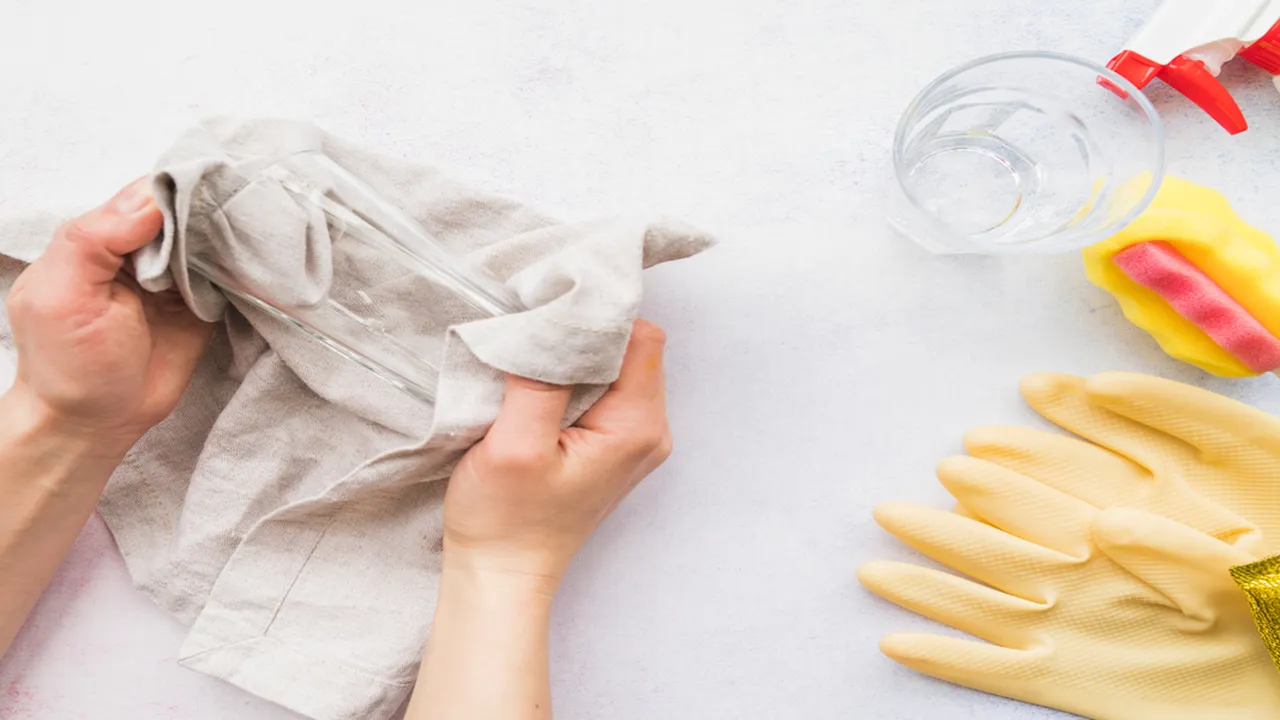 Cara Baru Membersihkan Lap Dapur Kotor Tanpa Pemutih yang Wajib Dicoba
