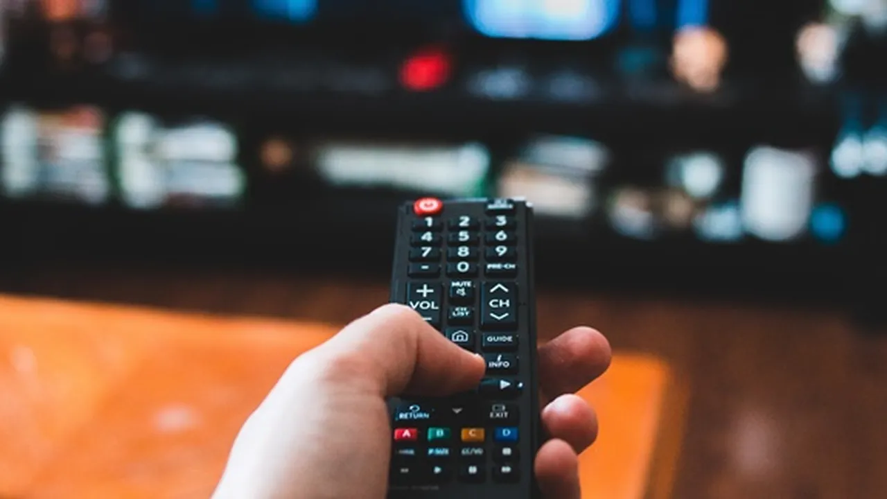 7 Cara Koneksi HP ke TV dengan Kabel Atau Tanpa Kabel dengan Mudah