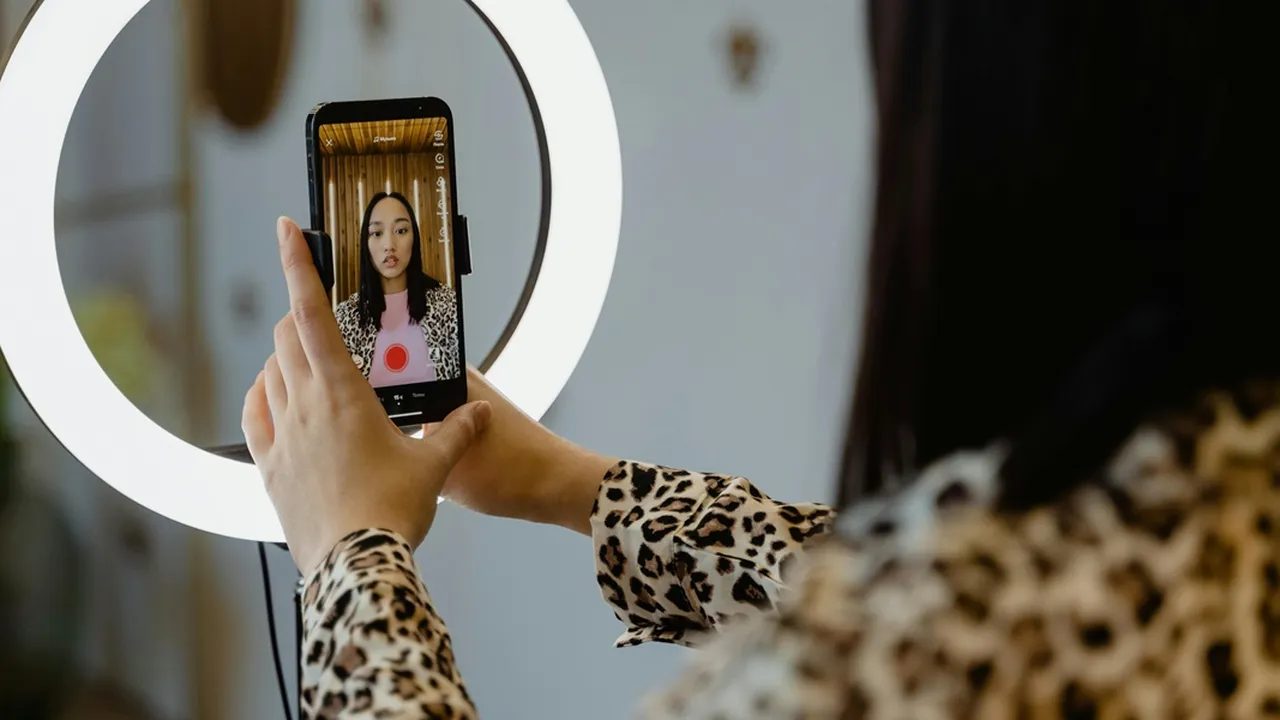 Cara Live Stream YouTube di HP: Panduan Lengkap untuk Pemula