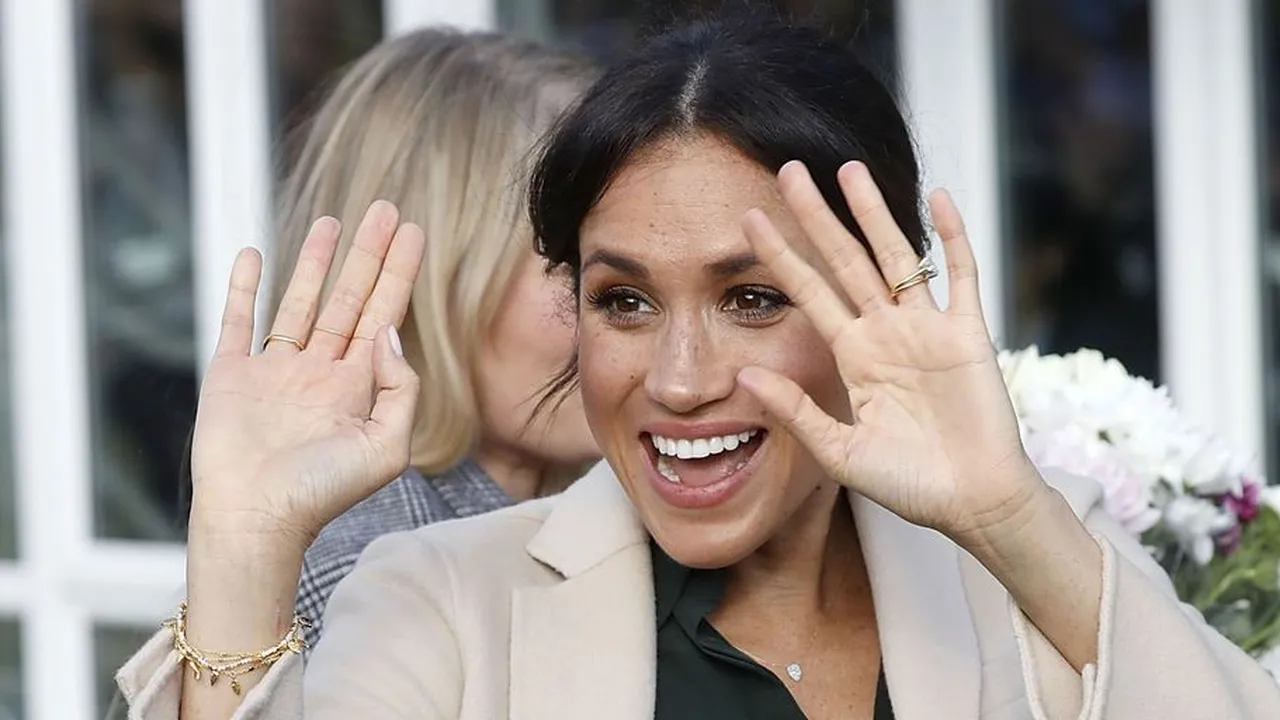 Cara Meghan Markle Memikat George dan Charlotte yang Amat Adorable