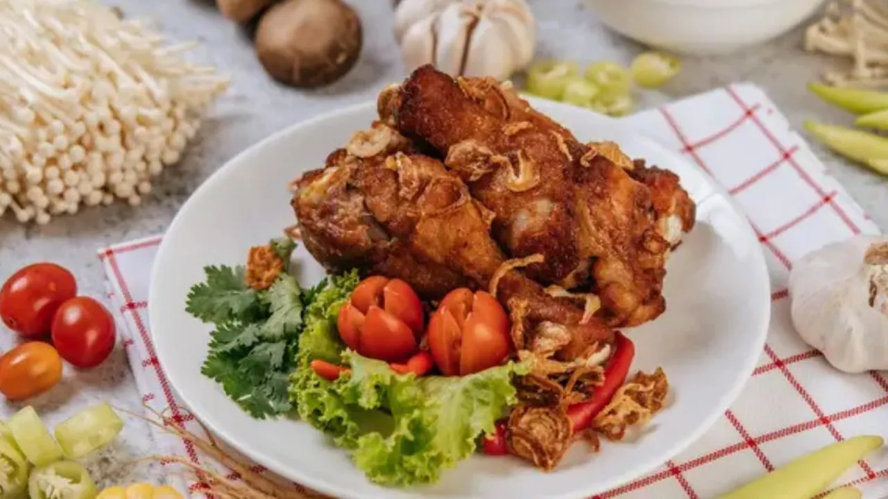 Cara Memasak Ayam Goreng Agar Daging Tak Berdarah Setelah Diungkep