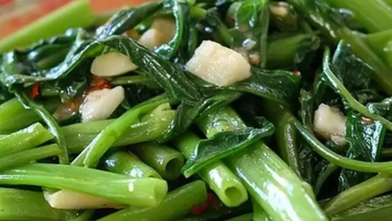 Cara Memasak Tumis Kangkung agar Tetap Hijau dan Terjaga Kerenyahanannya
