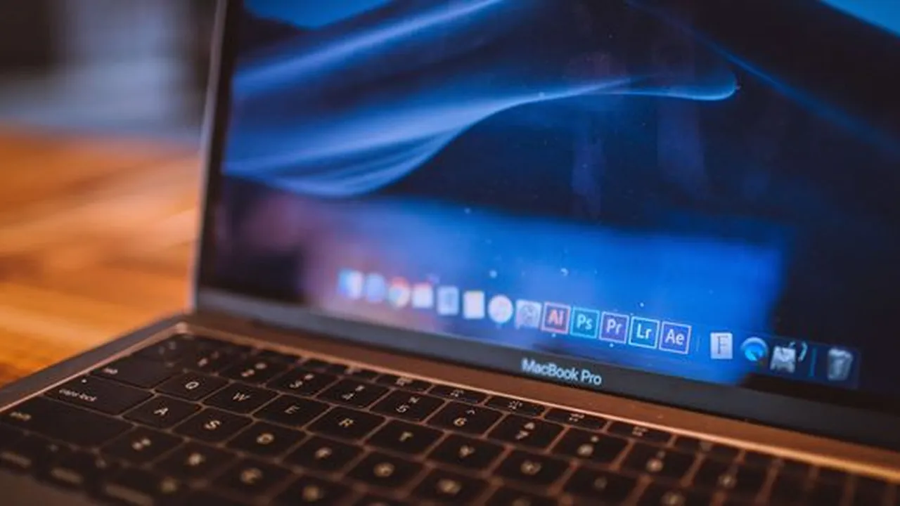 Cara Membagi Layar Laptop Menjadi 2 Bahkan 4 Bagian dengan Mudah dan Praktis